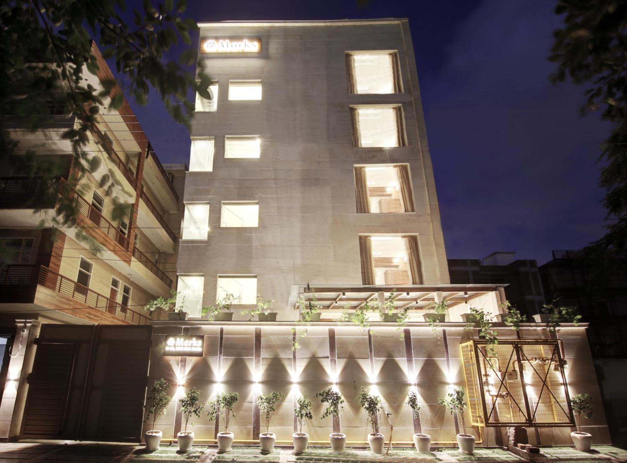 Marks Hotel & Banquet Noida Exteriör bild